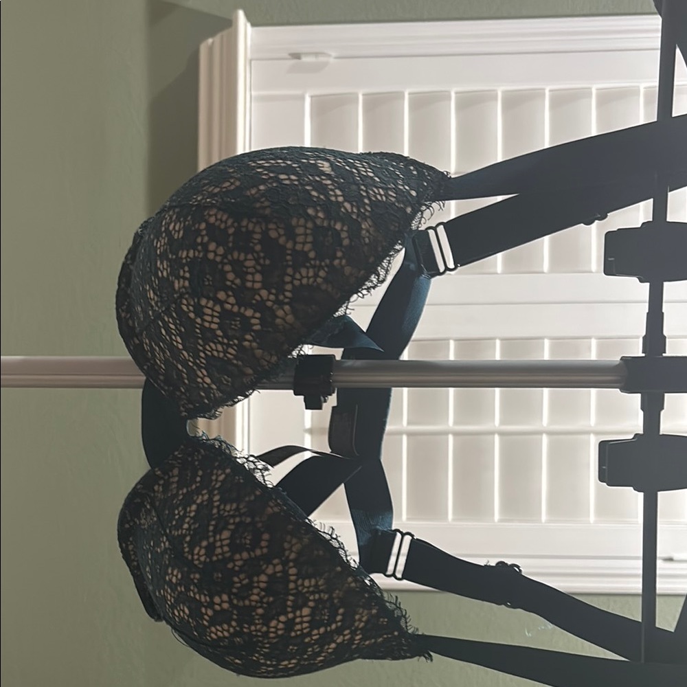 Victoria's Secret green Lace Bra